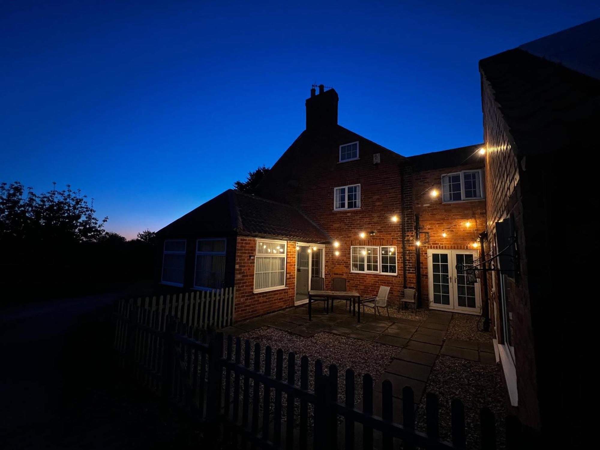 Wellbet Farm Hotell Swinderby Exteriör bild